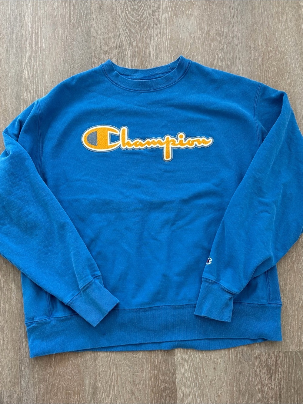Champion Crewneck Sweatshirt - Picture 4 of 7